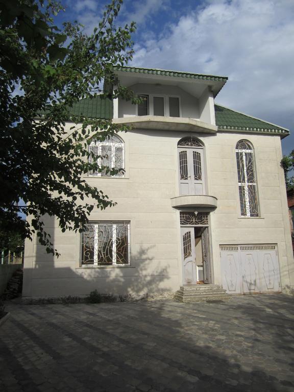 Bajo Guest House Kutaisi Esterno foto
