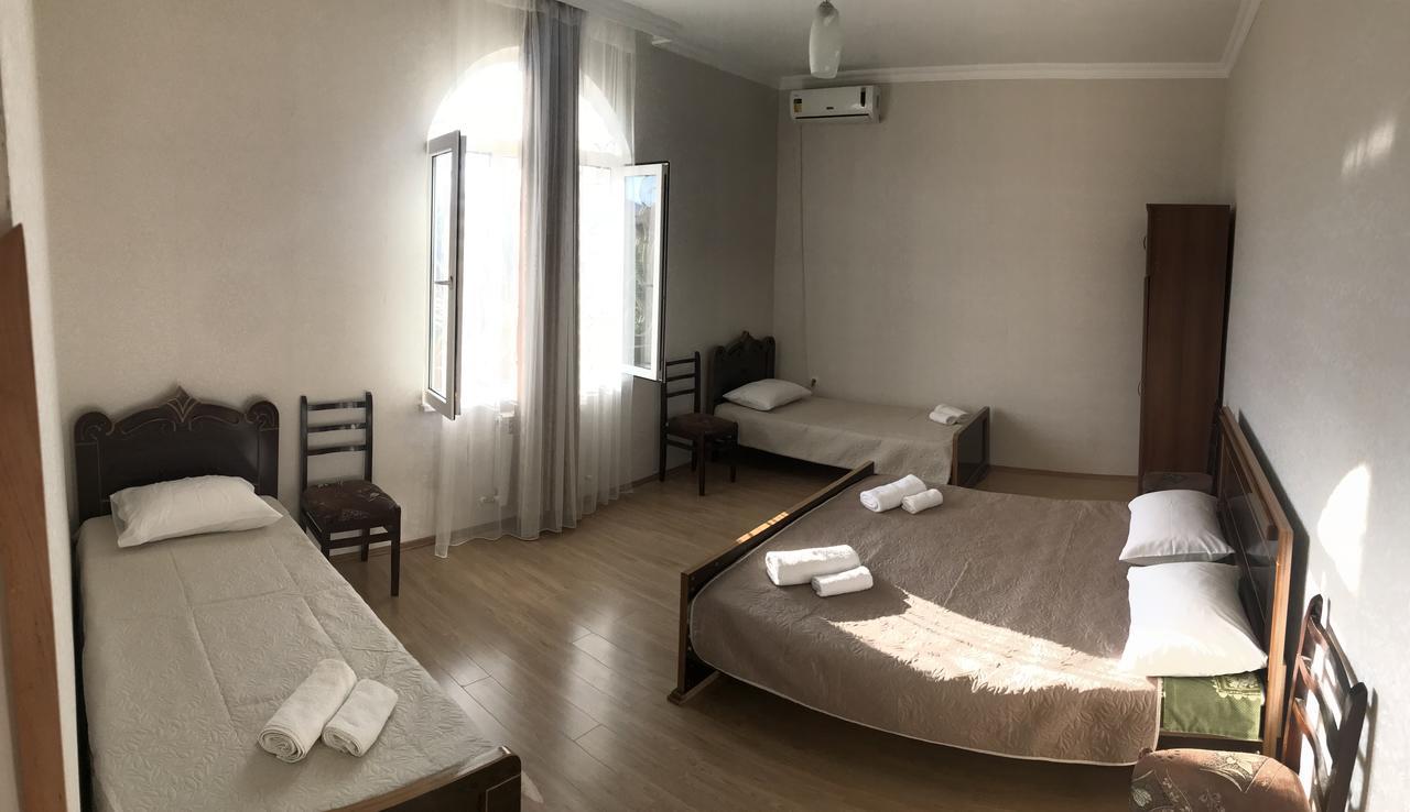 Bajo Guest House Kutaisi Esterno foto