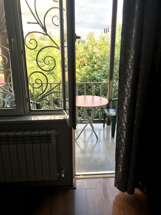 Bajo Guest House Kutaisi Esterno foto